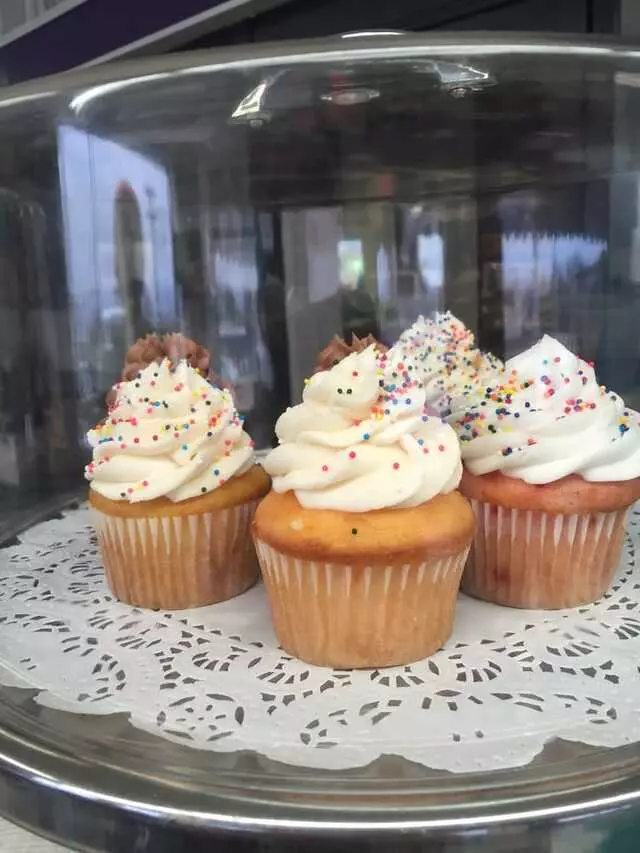 Ann’s Bakery
