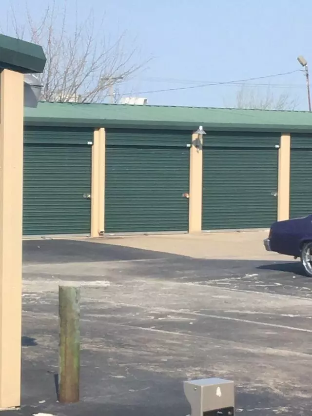 Airport Storage