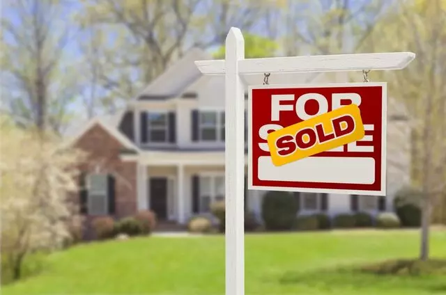 Angie Cianfrone - Realty Connect