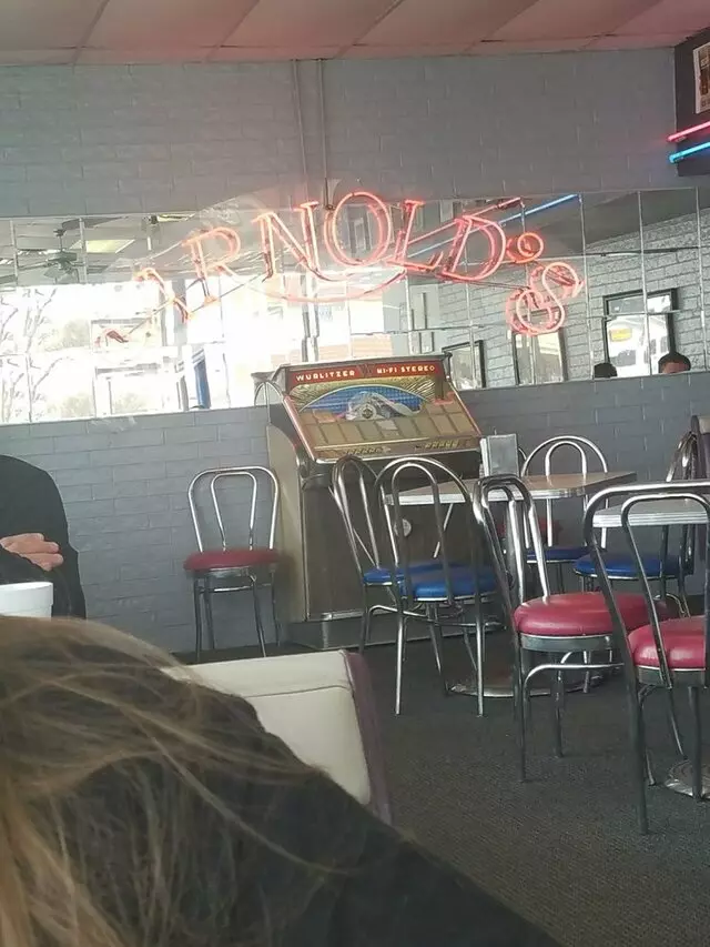 Arnold’s Old Fashioned Hamburgers