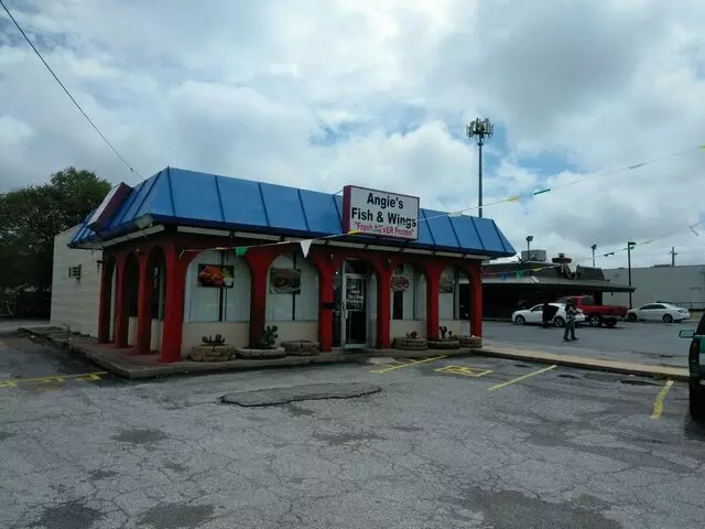 Angie’s Fish & Wings
