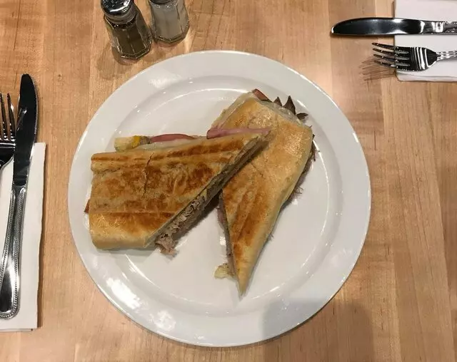 Mangos Cuban Cafe
