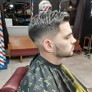 T Razor's N the Kut barber shop