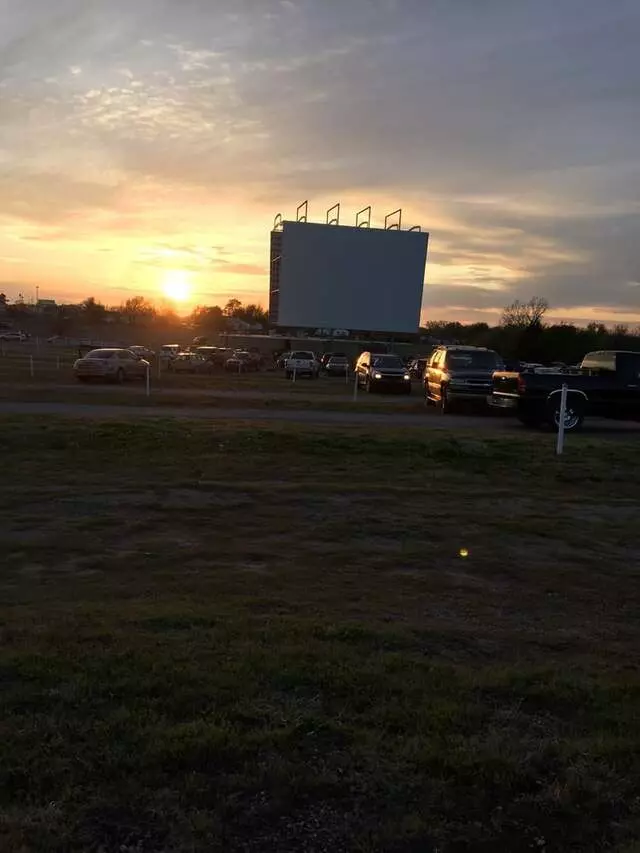 Admiral Twin Drive In