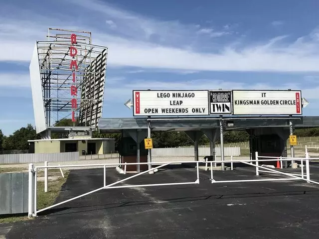 Admiral Twin Drive In