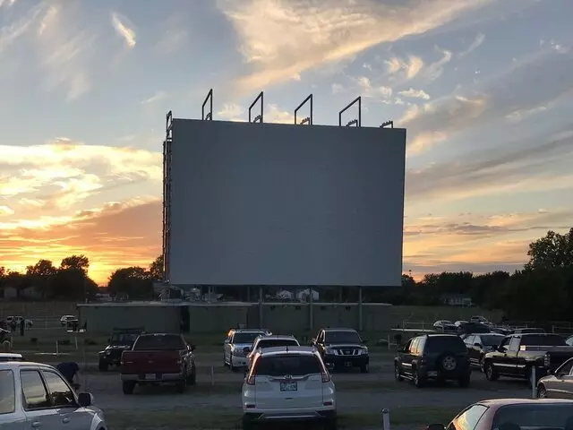 Admiral Twin Drive In