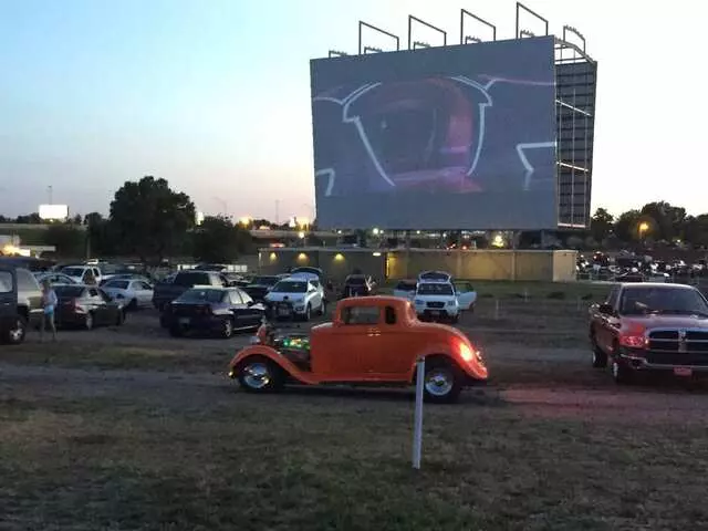 Admiral Twin Drive In