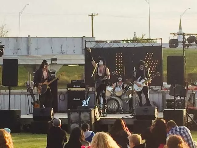 Admiral Twin Drive In