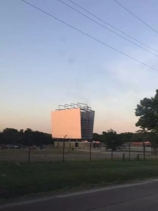 Admiral Twin Drive In