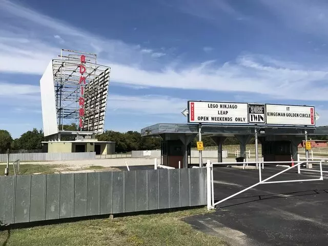 Admiral Twin Drive In
