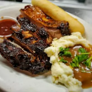 Ike's Famous Plate Lunches