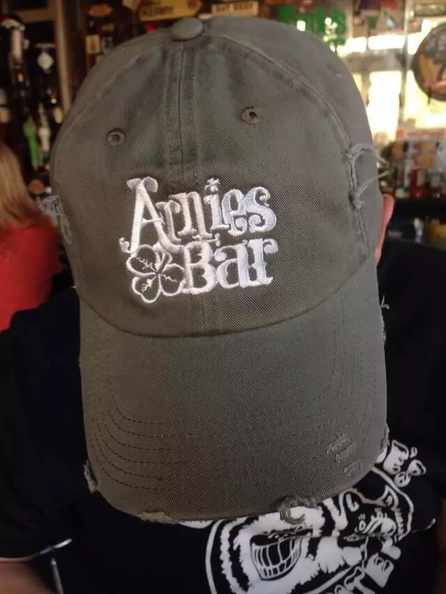 Arnie’s Bar