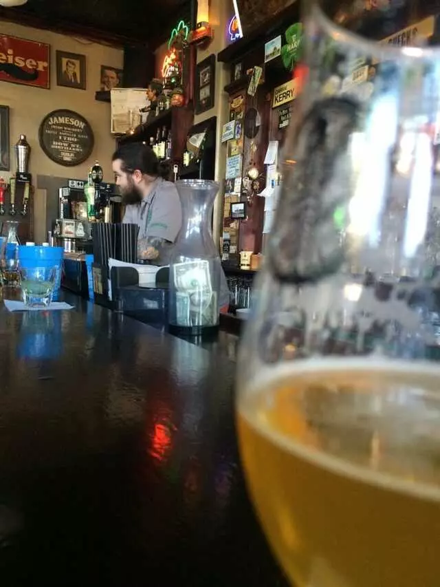 Arnie’s Bar