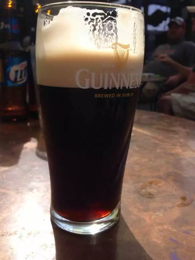 Arnie’s Bar