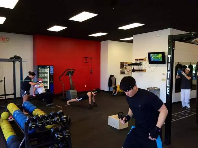 TITLE Boxing Club